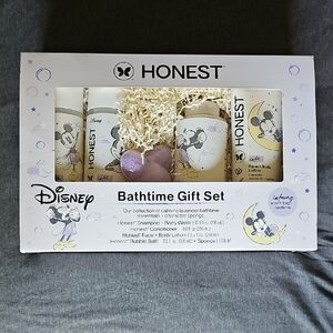 The Honest Company x Disney Calm Lavender Bathtime Gift Set